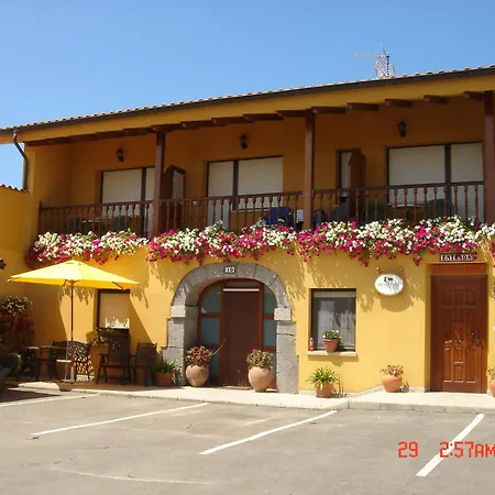 Pensjonat Anjanas De 3*